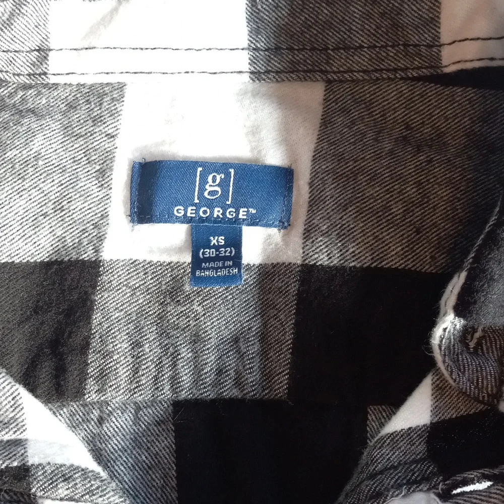 2 flannel shirts size S & XS - Picture 4 of 4